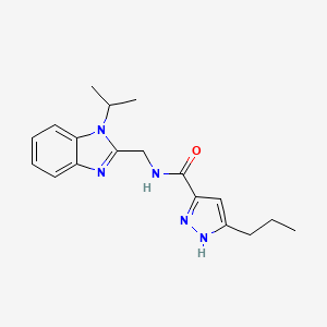molecular formula C18H23N5O B5565249 N-[(1-propan-2-ylbenzimidazol-2-yl)methyl]-5-propyl-1H-pyrazole-3-carboxamide 