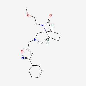 molecular formula C20H31N3O3 B5567507 (1S,5R)-3-[(3-cyclohexyl-1,2-oxazol-5-yl)methyl]-6-(2-methoxyethyl)-3,6-diazabicyclo[3.2.2]nonan-7-one 