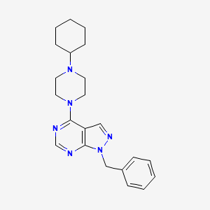 molecular formula C22H28N6 B5568796 4-(4-Cyclohexylpiperazinyl)-1-benzylpyrazolo[5,4-d]pyrimidine 