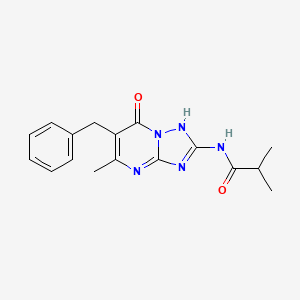molecular formula C17H19N5O2 B5575315 N-{6-BENZYL-7-HYDROXY-5-METHYL-[1,2,4]TRIAZOLO[1,5-A]PYRIMIDIN-2-YL}-2-METHYLPROPANAMIDE 