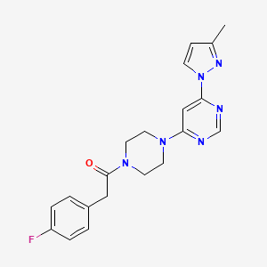 molecular formula C20H21FN6O B5575945 4-{4-[(4-fluorophenyl)acetyl]-1-piperazinyl}-6-(3-methyl-1H-pyrazol-1-yl)pyrimidine 