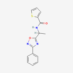 molecular formula C15H13N3O2S B5583583 N-[1-(3-phenyl-1,2,4-oxadiazol-5-yl)ethyl]thiophene-2-carboxamide 