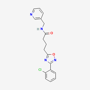 molecular formula C18H17ClN4O2 B5595759 4-[3-(2-CHLOROPHENYL)-1,2,4-OXADIAZOL-5-YL]-N-[(PYRIDIN-3-YL)METHYL]BUTANAMIDE 