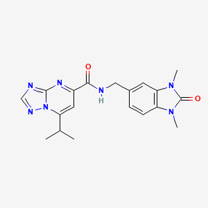 molecular formula C19H21N7O2 B5602754 N-[(1,3-dimethyl-2-oxo-2,3-dihydro-1H-benzimidazol-5-yl)methyl]-7-isopropyl[1,2,4]triazolo[1,5-a]pyrimidine-5-carboxamide 