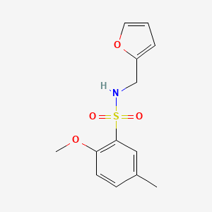 molecular formula C13H15NO4S B5613411 N-(furan-2-ylmethyl)-2-methoxy-5-methylbenzenesulfonamide 