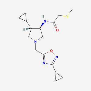 molecular formula C16H24N4O2S B5642137 N-[(3R,4S)-4-cyclopropyl-1-[(3-cyclopropyl-1,2,4-oxadiazol-5-yl)methyl]pyrrolidin-3-yl]-2-methylsulfanylacetamide 