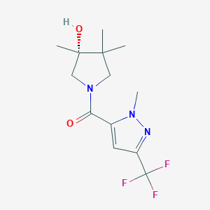 molecular formula C13H18F3N3O2 B5652292 [(3R)-3-hydroxy-3,4,4-trimethylpyrrolidin-1-yl]-[2-methyl-5-(trifluoromethyl)pyrazol-3-yl]methanone 