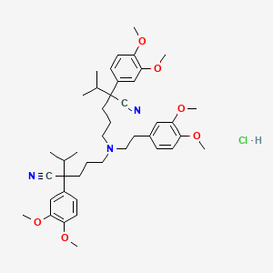 molecular formula C42H58ClN3O6 B569396 5,5'-((2-(3,4-Dimethoxyphenyl)ethyl)imino)bis(2-(3,4-dimethoxyphenyl)-2-(1-methylethyl)pentanenitrile)hydrochloride CAS No. 190850-50-1