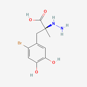 molecular formula C10H13BrN2O4 B570199 卡比多巴，6-溴 CAS No. 43197-33-7