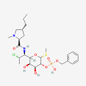 molecular formula C25H40ClN2O8PS B570238 L-threo-alpha-D-galacto-Octopyranoside, methyl 7-chloro-6,7,8-trideoxy-6-(((1-methyl-4-propyl-2-pyrrolidinyl)carbonyl)amino)-1-thio-, 2-(phenylmethyl hydrogen phosphate), (2S-trans)- CAS No. 124600-31-3