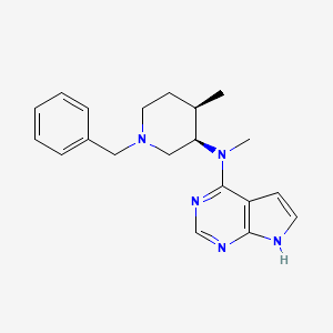 molecular formula C20H25N5 B570532 N-((3R,4R)-1-benzyl-4-methylpiperidin-3-yl)-N-methyl-7H-pyrrolo[2,3-d]pyrimidin-4-amine CAS No. 477600-73-0