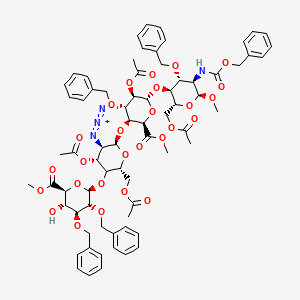 molecular formula C71H82N4O27 B570654 methyl (2S,3S,4S,5R,6R)-6-[(2R,4R,5R,6R)-4-acetyloxy-6-[(2R,3S,4S,5R,6R)-5-acetyloxy-6-[(2R,3S,4R,5R,6S)-2-(acetyloxymethyl)-6-methoxy-4-phenylmethoxy-5-(phenylmethoxycarbonylamino)oxan-3-yl]oxy-2-methoxycarbonyl-4-phenylmethoxyoxan-3-yl]oxy-2-(acetyloxymethyl)-5-azidooxan-3-yl]oxy-3-hydroxy-4,5-bis(phenylmethoxy)oxane-2-carboxylate CAS No. 114869-99-7