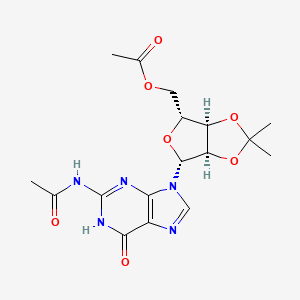 molecular formula C17H21N5O7 B571421 ((3AR,4R,6R,6aR)-6-(2-acetamido-6-oxo-1H-purin-9(6H)-yl)-2,2-dimethyltetrahydrofuro[3,4-d][1,3]dioxol-4-yl)methyl acetate CAS No. 106743-56-0