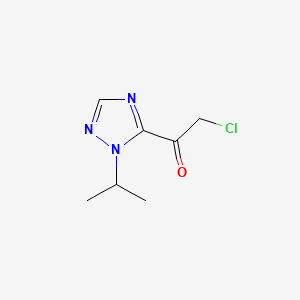 molecular formula C7H10ClN3O B573068 2-chloro-1-(1-isopropyl-1H-1,2,4-triazol-5-yl)ethanone CAS No. 1227958-34-0