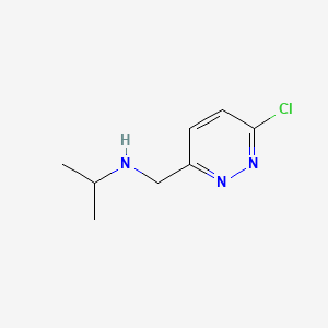 N-((6-Chloropyridazin-3-yl)methyl)propan-2-amine