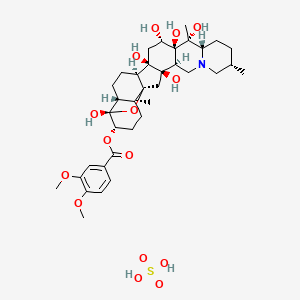 molecular formula C36H53NO15S B579165 [(1R,2S,6S,9S,10R,11S,12S,14R,15S,18R,19S,22S,23S,25R)-1,10,11,12,14,23-hexahydroxy-6,10,19-trimethyl-24-oxa-4-azaheptacyclo[12.12.0.02,11.04,9.015,25.018,23.019,25]hexacosan-22-yl] 3,4-dimethoxybenzoate;sulfuric acid CAS No. 15585-38-3