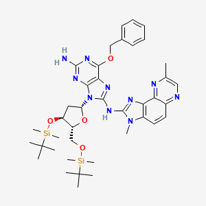 molecular formula C40H56N10O4Si2 B585555 9-[(2R,4S,5R)-4-[Tert-butyl(dimethyl)silyl]oxy-5-[[tert-butyl(dimethyl)silyl]oxymethyl]oxolan-2-yl]-8-N-(3,8-dimethylimidazo[4,5-f]quinoxalin-2-yl)-6-phenylmethoxypurine-2,8-diamine CAS No. 896719-54-3