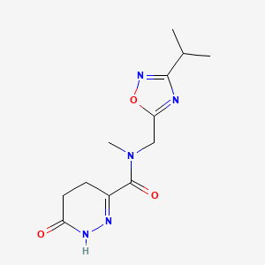 molecular formula C12H17N5O3 B5929941 N-[(3-isopropyl-1,2,4-oxadiazol-5-yl)methyl]-N-methyl-6-oxo-1,4,5,6-tetrahydropyridazine-3-carboxamide 