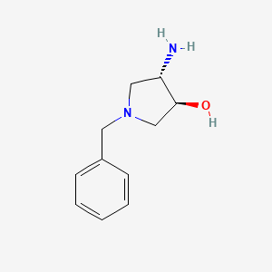 trans-4-Amino-1-benzylpyrrolidin-3-ol