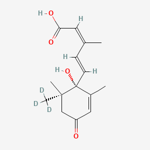 molecular formula C15H20O4 B595763 (2Z,4E)-5-[(1S,6S)-1-hydroxy-2,6-dimethyl-4-oxo-6-(trideuteriomethyl)cyclohex-2-en-1-yl]-3-methylpenta-2,4-dienoic acid CAS No. 198486-78-1