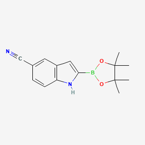 molecular formula C15H17BN2O2 B597322 2-(4,4,5,5-四甲基-1,3,2-二氧杂硼环-2-基)-1H-吲哚-5-腈 CAS No. 1256359-11-1