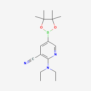 molecular formula C16H24BN3O2 B597397 2-(Diethylamino)-5-(4,4,5,5-tetramethyl-1,3,2-dioxaborolan-2-yl)nicotinonitrile CAS No. 1356068-47-7