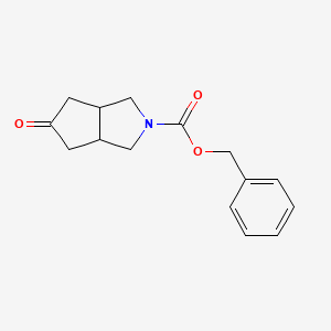 molecular formula C15H17NO3 B598990 benzyl 5-oxohexahydrocyclopenta[c]pyrrole-2(1H)-carboxylate CAS No. 148404-29-9