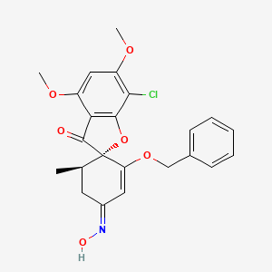 molecular formula C23H22ClNO6 B602765 (2S,3'E,5'R)-7-chloro-3'-hydroxyimino-4,6-dimethoxy-5'-methyl-1'-phenylmethoxyspiro[1-benzofuran-2,6'-cyclohexene]-3-one CAS No. 1094369-54-6