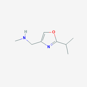 molecular formula C8H14N2O B060428 1-(2-isopropyloxazol-4-yl)-N-methylmethanamine CAS No. 162739-94-8