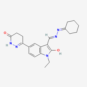(3Z)-3-[(2-cyclohexylidenehydrazinyl)methylidene]-1-ethyl-5-(6-oxo-1,4,5,6-tetrahydropyridazin-3-yl)-1,3-dihydro-2H-indol-2-one