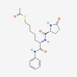 molecular formula C20H27N3O4S B612170 Thioacetic acid S-[(S)-6-[[(R)-5-oxopyrrolidine-2-ylcarbonyl]amino]-6-(phenylcarbamoyl)hexyl] ester CAS No. 1428535-92-5