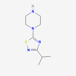 1-[3-(Propan-2-yl)-1,2,4-thiadiazol-5-yl]piperazine