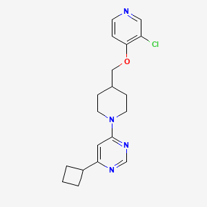 B6444865 4-(4-{[(3-chloropyridin-4-yl)oxy]methyl}piperidin-1-yl)-6-cyclobutylpyrimidine CAS No. 2549052-60-8