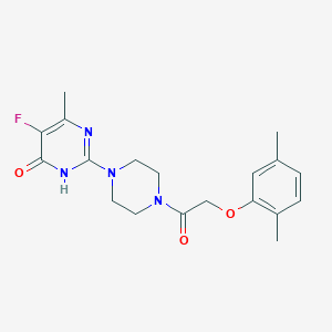molecular formula C19H23FN4O3 B6454257 2-{4-[2-(2,5-dimethylphenoxy)acetyl]piperazin-1-yl}-5-fluoro-6-methyl-3,4-dihydropyrimidin-4-one CAS No. 2548979-38-8