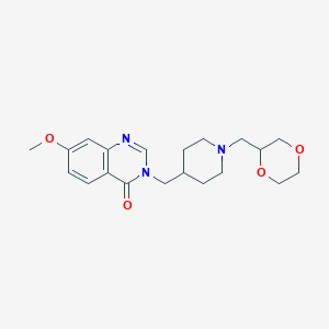 B6460804 3-({1-[(1,4-dioxan-2-yl)methyl]piperidin-4-yl}methyl)-7-methoxy-3,4-dihydroquinazolin-4-one CAS No. 2549050-22-6