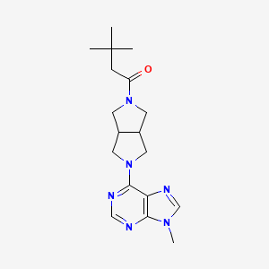 molecular formula C18H26N6O B6463668 3,3-dimethyl-1-[5-(9-methyl-9H-purin-6-yl)-octahydropyrrolo[3,4-c]pyrrol-2-yl]butan-1-one CAS No. 2640896-27-9