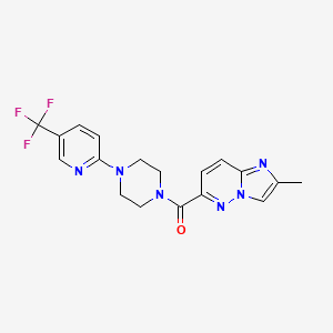 molecular formula C18H17F3N6O B6466147 1-{2-methylimidazo[1,2-b]pyridazine-6-carbonyl}-4-[5-(trifluoromethyl)pyridin-2-yl]piperazine CAS No. 2640934-56-9