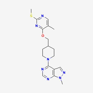 molecular formula C18H23N7OS B6466904 5-methyl-4-[(1-{1-methyl-1H-pyrazolo[3,4-d]pyrimidin-4-yl}piperidin-4-yl)methoxy]-2-(methylsulfanyl)pyrimidine CAS No. 2640899-08-5