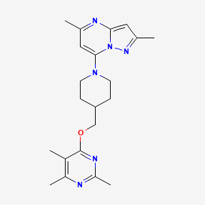 molecular formula C21H28N6O B6467028 4-[(1-{2,5-dimethylpyrazolo[1,5-a]pyrimidin-7-yl}piperidin-4-yl)methoxy]-2,5,6-trimethylpyrimidine CAS No. 2640945-39-5