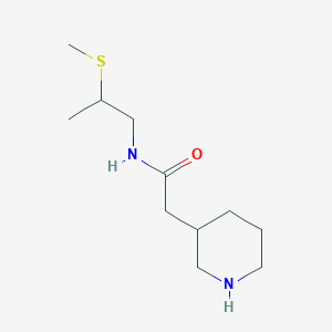 molecular formula C11H22N2OS B6649111 N-(2-methylsulfanylpropyl)-2-piperidin-3-ylacetamide 