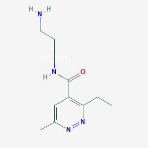 molecular formula C13H22N4O B6649381 N-(4-amino-2-methylbutan-2-yl)-3-ethyl-6-methylpyridazine-4-carboxamide 