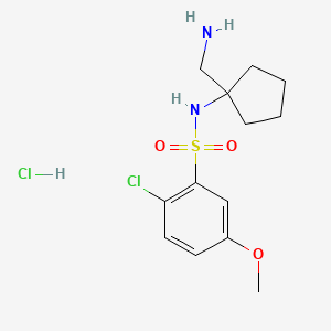 molecular formula C13H20Cl2N2O3S B6660966 N-[1-(aminomethyl)cyclopentyl]-2-chloro-5-methoxybenzenesulfonamide;hydrochloride 
