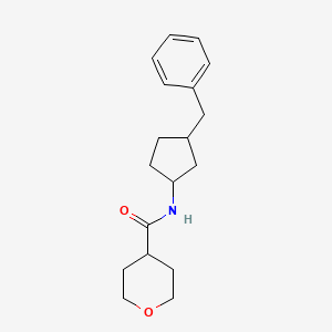 molecular formula C18H25NO2 B6696312 N-(3-benzylcyclopentyl)oxane-4-carboxamide 