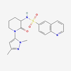 molecular formula C19H21N5O3S B6754755 N-[1-(2,5-dimethylpyrazol-3-yl)-2-oxopiperidin-3-yl]quinoline-6-sulfonamide 