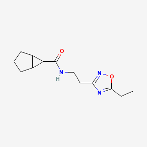 molecular formula C13H19N3O2 B6755243 N-[2-(5-ethyl-1,2,4-oxadiazol-3-yl)ethyl]bicyclo[3.1.0]hexane-6-carboxamide 