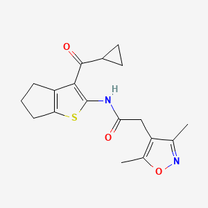 molecular formula C18H20N2O3S B6771281 N-[3-(cyclopropanecarbonyl)-5,6-dihydro-4H-cyclopenta[b]thiophen-2-yl]-2-(3,5-dimethyl-1,2-oxazol-4-yl)acetamide 