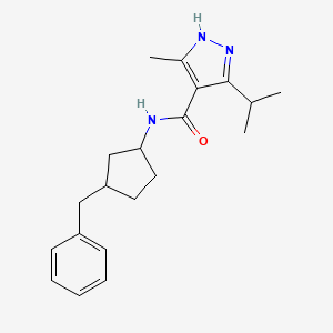 molecular formula C20H27N3O B6771395 N-(3-benzylcyclopentyl)-5-methyl-3-propan-2-yl-1H-pyrazole-4-carboxamide 