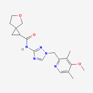 molecular formula C18H23N5O3 B6777109 N-[1-[(4-methoxy-3,5-dimethylpyridin-2-yl)methyl]-1,2,4-triazol-3-yl]-5-oxaspiro[2.4]heptane-2-carboxamide 