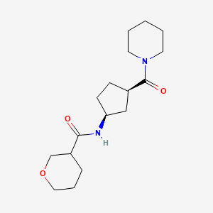 molecular formula C17H28N2O3 B6779653 N-[(1S,3R)-3-(piperidine-1-carbonyl)cyclopentyl]oxane-3-carboxamide 