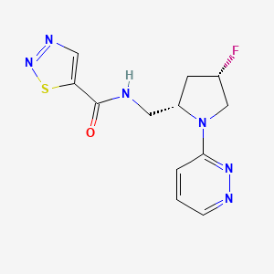 molecular formula C12H13FN6OS B6818535 N-[[(2S,4S)-4-fluoro-1-pyridazin-3-ylpyrrolidin-2-yl]methyl]thiadiazole-5-carboxamide 